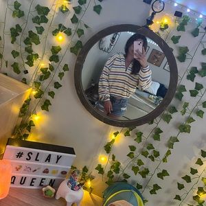 Super cute cropped hoodie!!